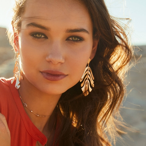 Kendra Scott Luca earrings Monstera leaf feather rose gold - Picture 2 of 5